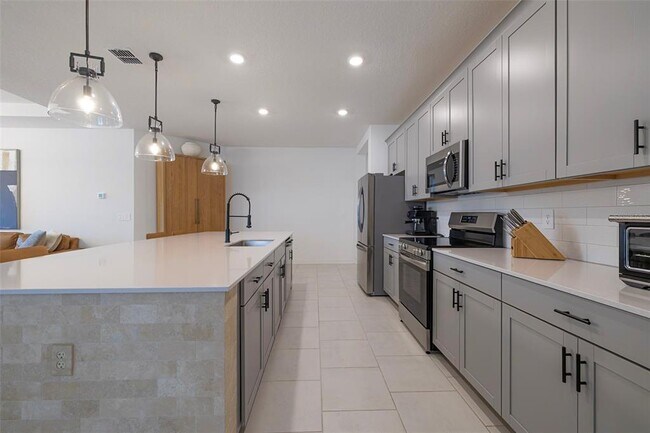 Building Photo - 4507 Hillingdam Rd