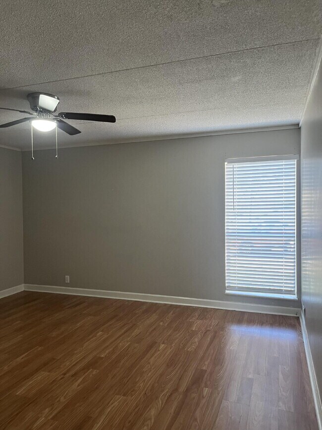 Building Photo - Prime West Knoxville Palisades Community 3/2 Condo