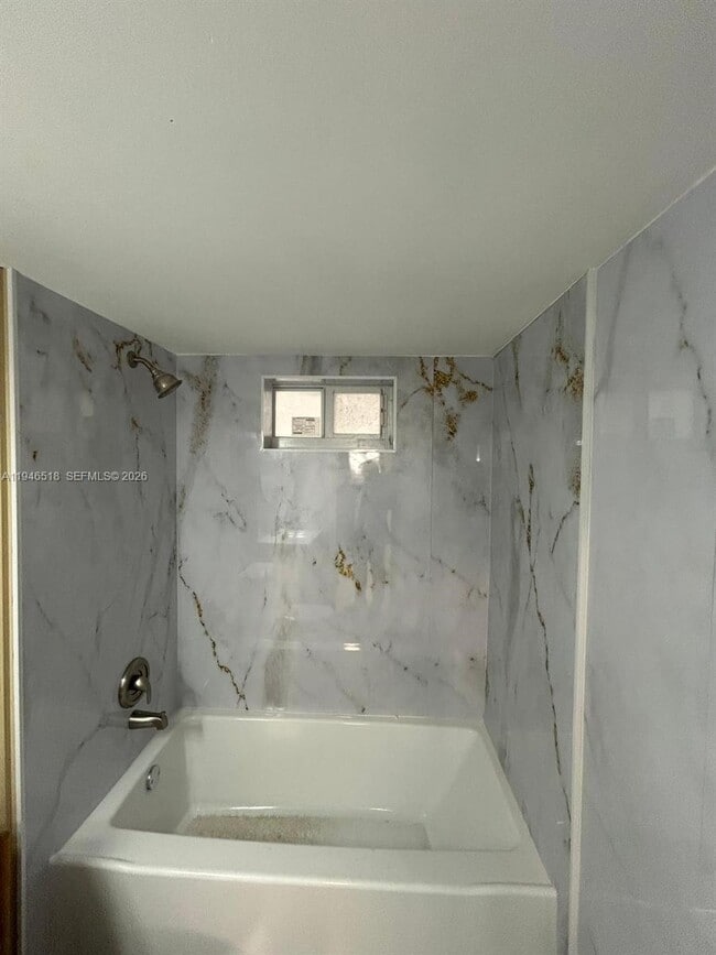 Building Photo - 1666 West Ave