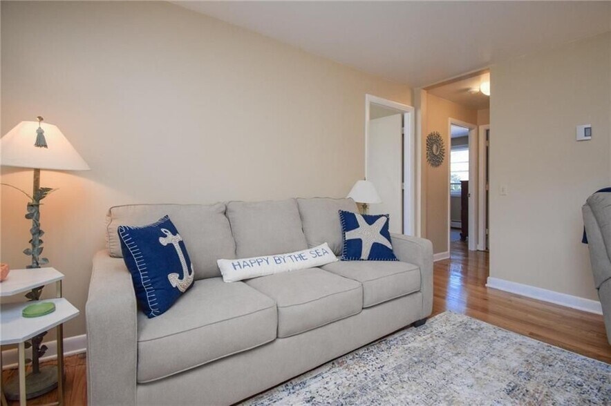 Building Photo - 70 Carroll Ave