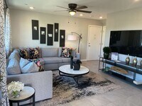 Building Photo - 3 Bedrooms Townhouse For Rent