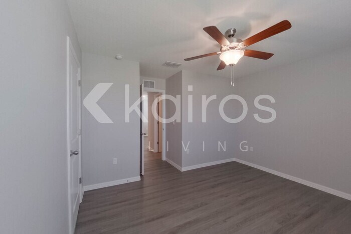 Building Photo - 8675 SW 43rd Ter