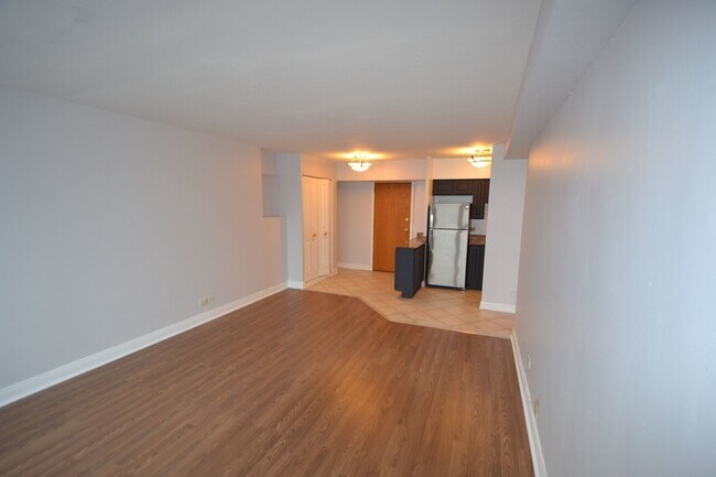 Building Photo - 4180 N Marine Dr