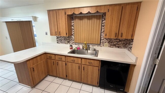 Building Photo - 126 N Observatory Dr