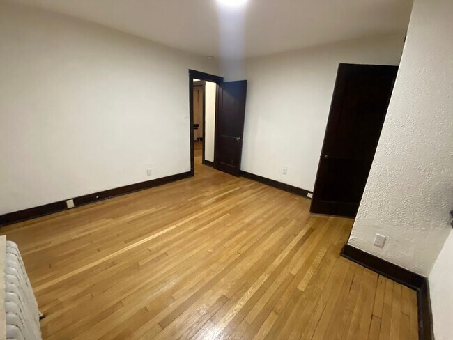 Building Photo - Newly updated 2 bedroom 1 bath Apartment for rent in Braddock!