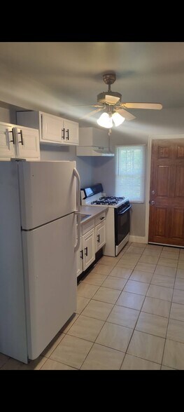 Building Photo - 4130 Woodhaven Ave