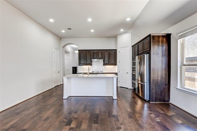 Building Photo - 2918 Diego Dr