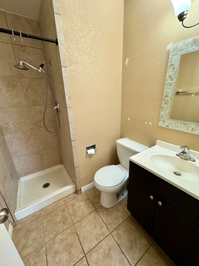 Building Photo - Adorable Rancher in Security-Widefield