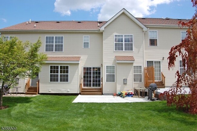 Building Photo - 906 Wendover Ct