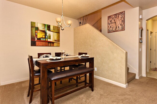 Building Photo - 3 Bedroom Townhome!! Casitas at Hidden Valley.