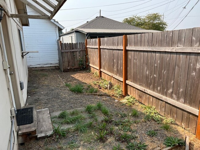 Building Photo - One bedroom apartment in Eugene!