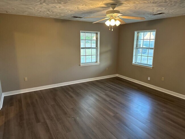 Primary Photo - 519 Shelton Rd