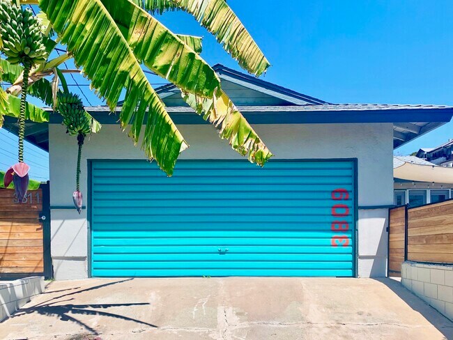 Building Photo - 3809 Floral Dr