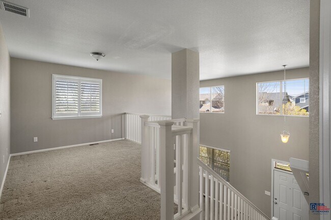 Building Photo - Spacious 3-Bedroom Home in South Fort Coll...