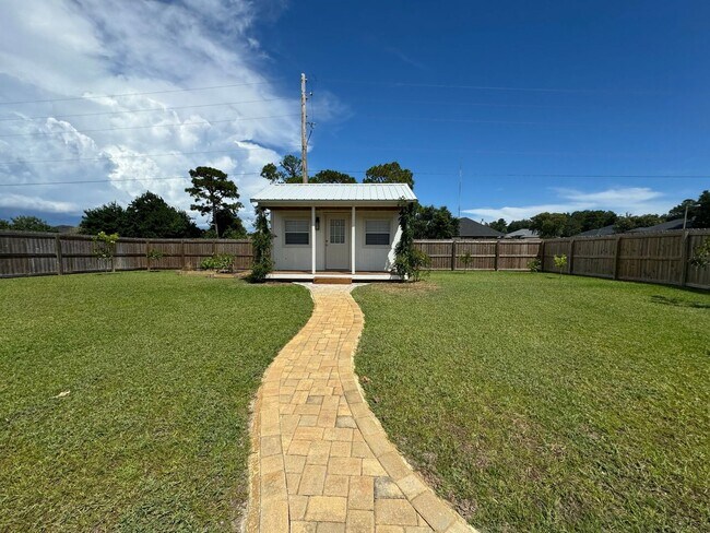 Building Photo - 1924 Refuge Cir