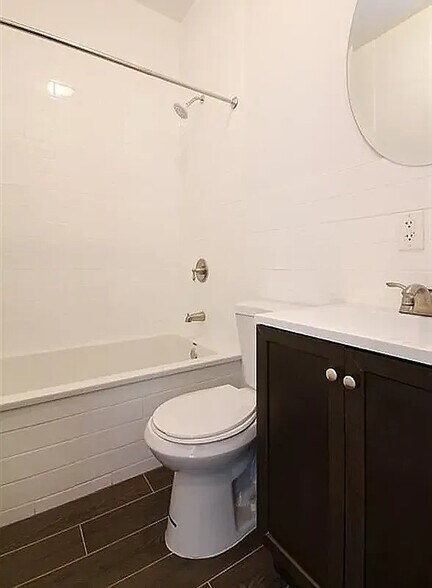 Building Photo - 1215 Hancock St