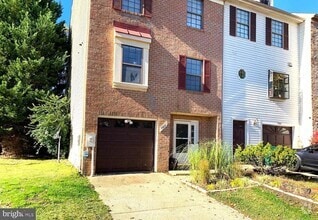 Building Photo - 7902 Ashford Blvd