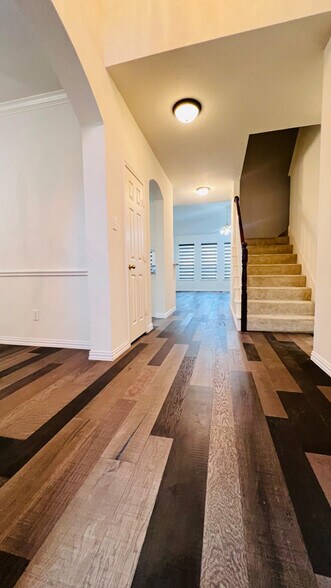 Building Photo - 818 Green Pond Dr