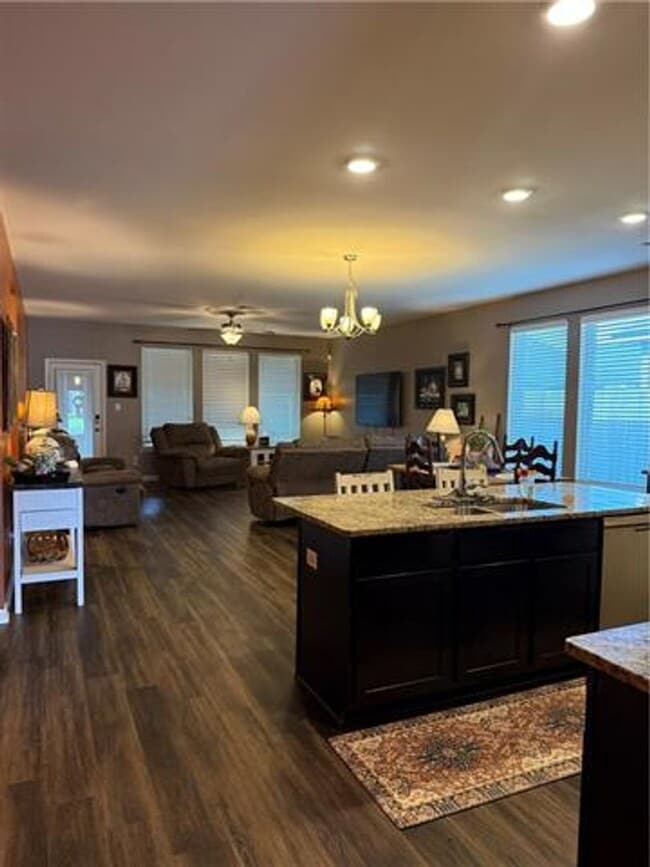 Building Photo - Welcome home to this **beautiful 4-bedroom, 2-bath rental