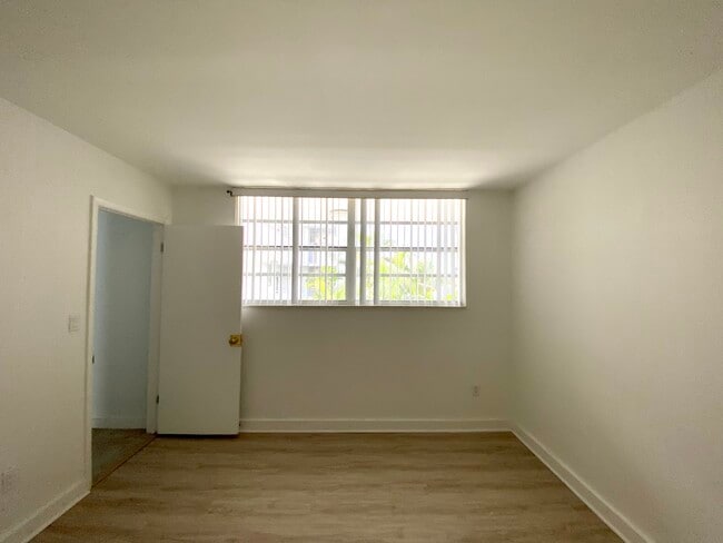 Building Photo - 750 NE 64th St