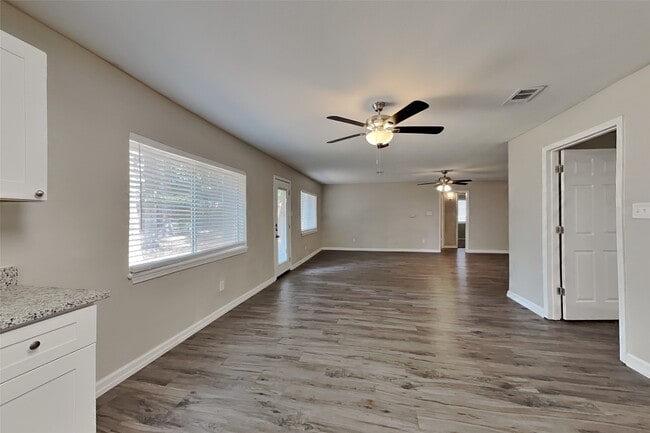 Building Photo - 3007 Birch Creek Dr