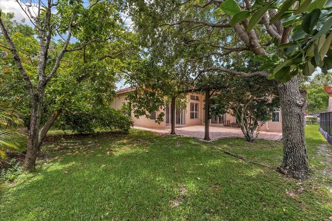 Building Photo - 7140 Pinecreek Way