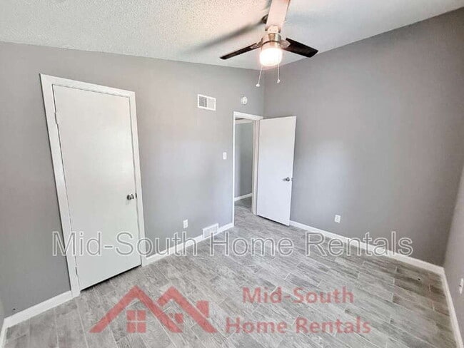 Building Photo - 1775 Colonial Hills Dr