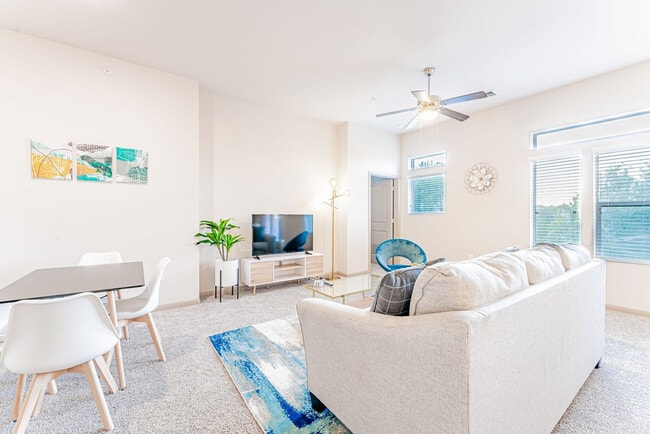 Building Photo - 2301 1/2 Montopolis Dr