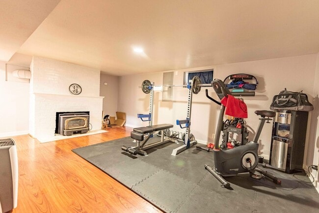 Building Photo - 3-Bedroom Bremerton Classic close to PSNS and Ferries