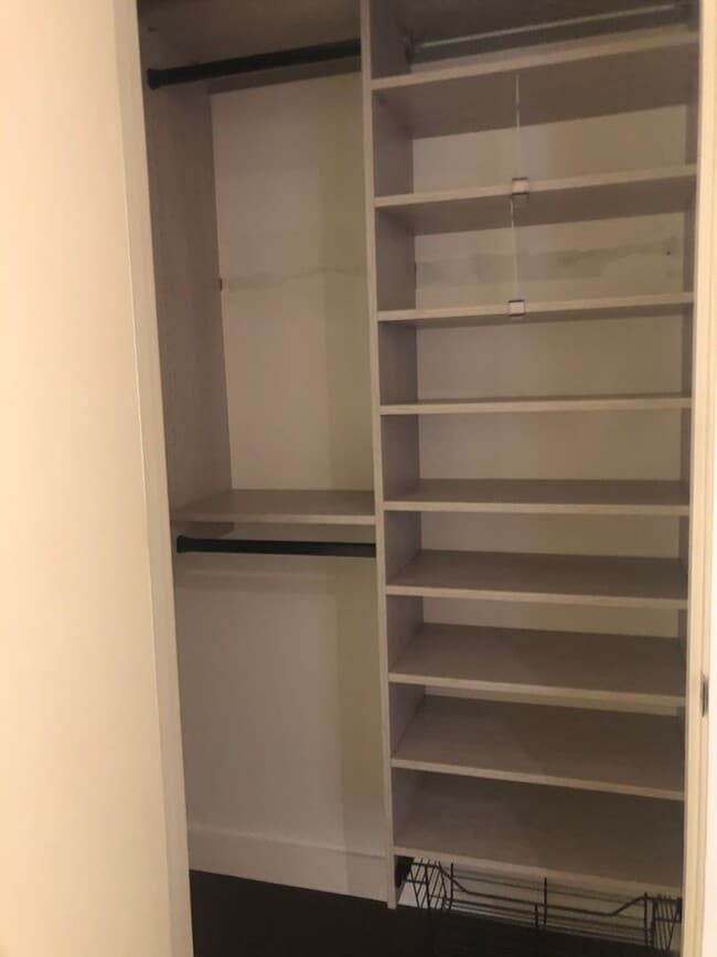 Building Photo - Charming 1-Bedroom Condo with Open Layout & Natural Light!