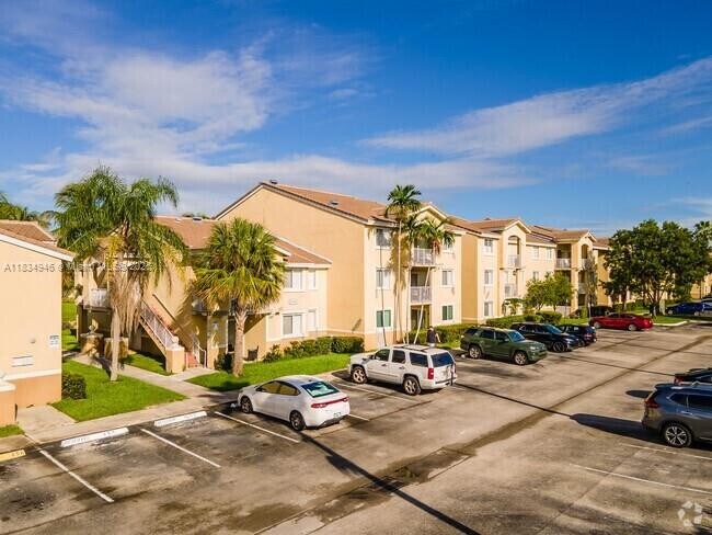 Building Photo - 2640 S University Dr