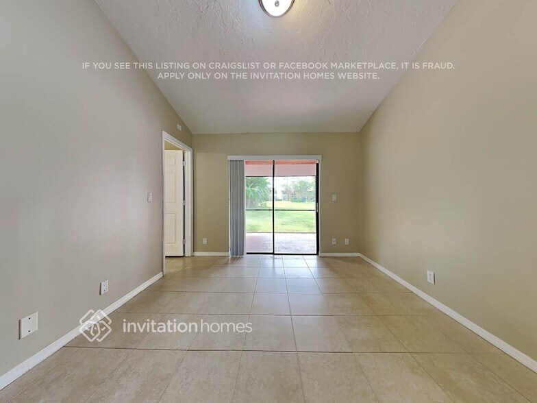 Building Photo - 13325 Kingsbury Dr