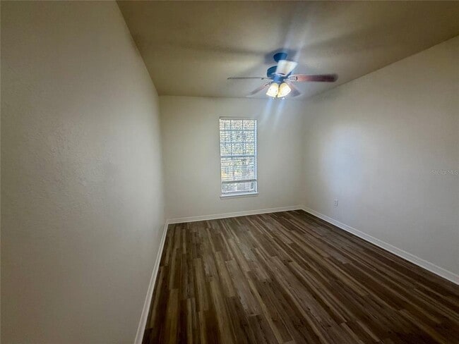 Building Photo - 122 Vista Verdi Cir