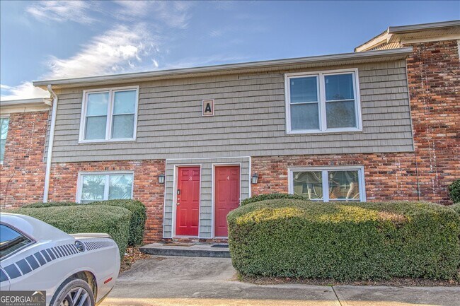 Building Photo - 2201 Walden Dr