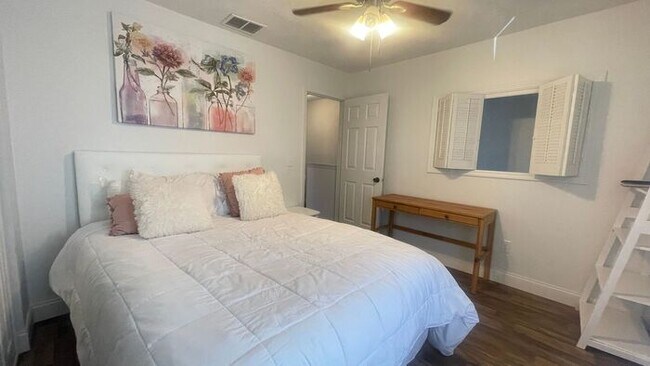 Building Photo - 1718 Silver Creek Ct