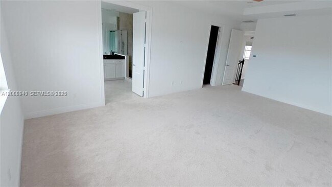 Building Photo - 8630 Lakeside Bnd