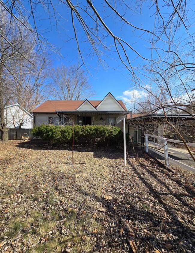 Building Photo - Three Bedroom Home located in Warren Township near 16th and Post Road