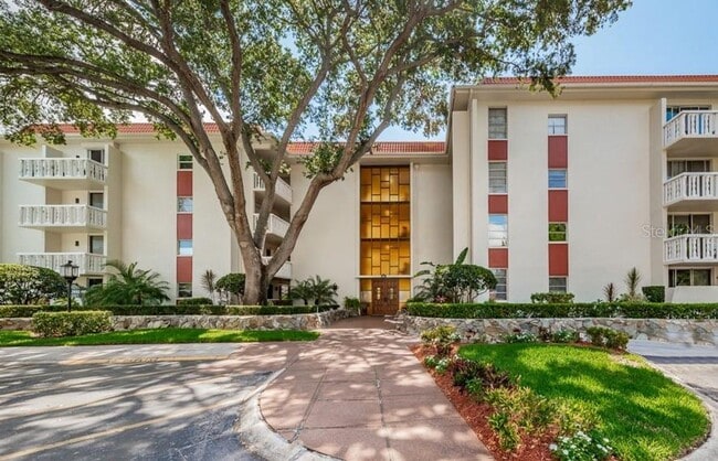 Primary Photo - 2 Bedroom / 2 Bath Condo in Clearwater