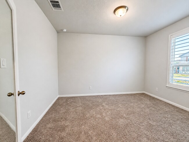 Building Photo - 11515 Bakersfield Pass