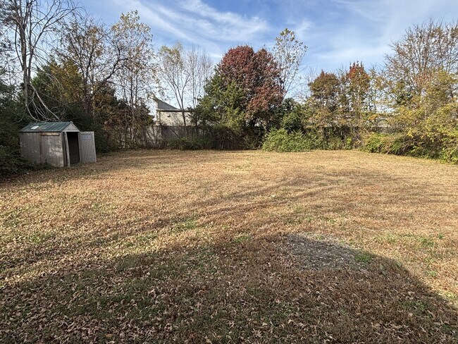 Building Photo - 2213 Franklin St