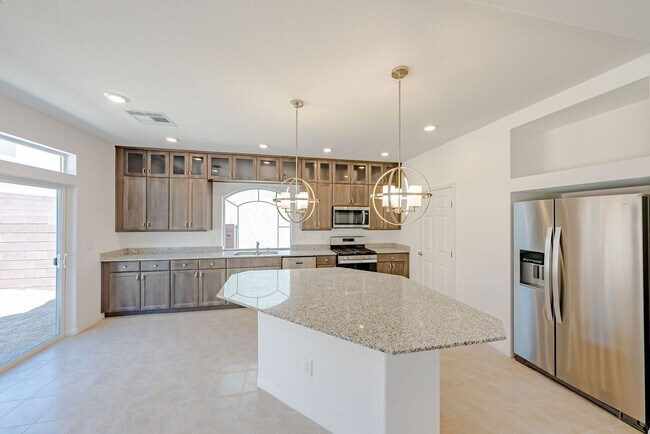 Building Photo - Fantastic two-story single-family house