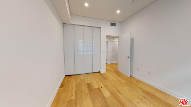 Building Photo - 938 Orange Grove Ave