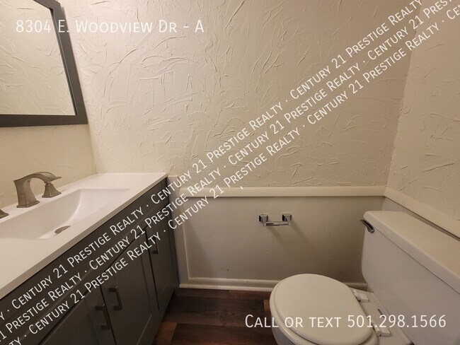 Building Photo - 8304 Woodview Dr N