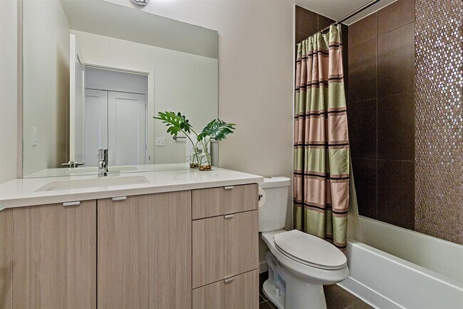 Bathroom - 3462 Albion St