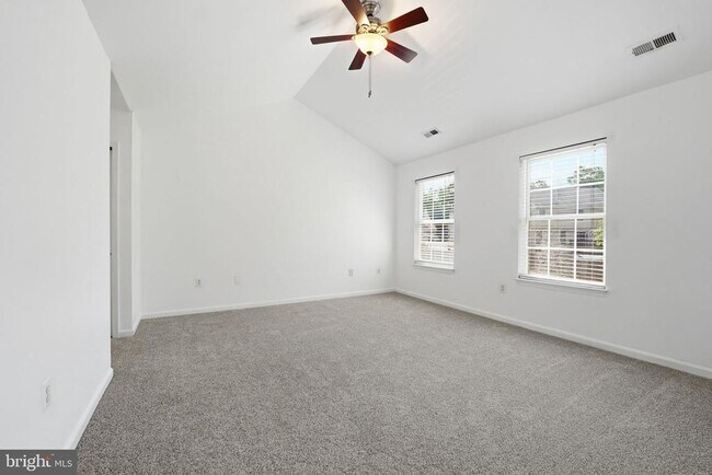 Building Photo - 11 St Marks Ct