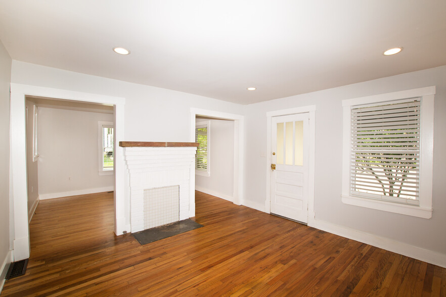 Living Room w/Original Fireplace Facade - 20 Nevada Ave