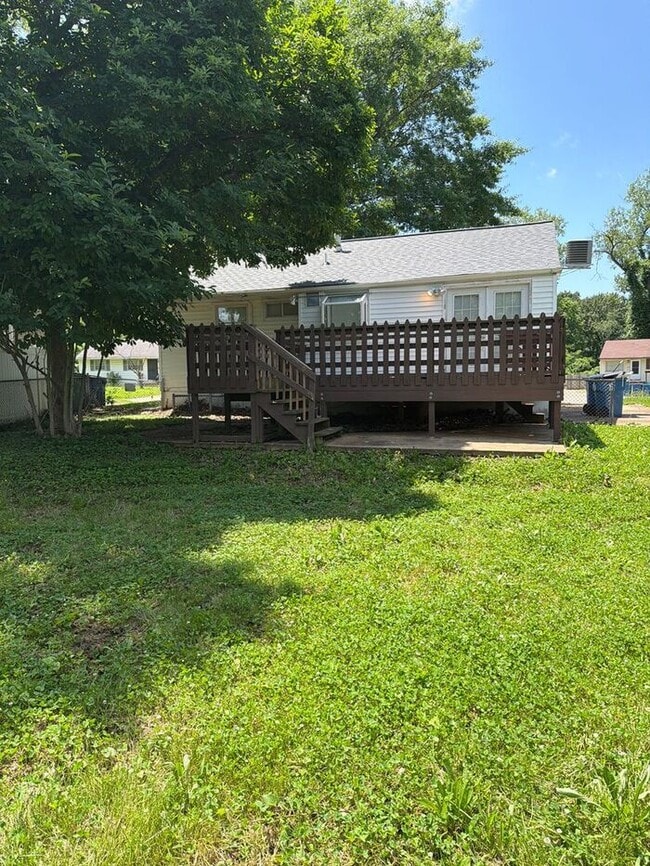 Building Photo - Cozy 3-bedroom, 1-bath