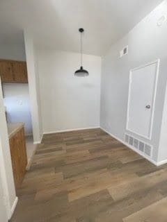 Building Photo - 10540 Lakeside Dr N