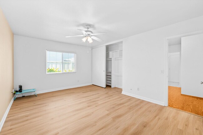 Building Photo - 2039 Village Wood Rd