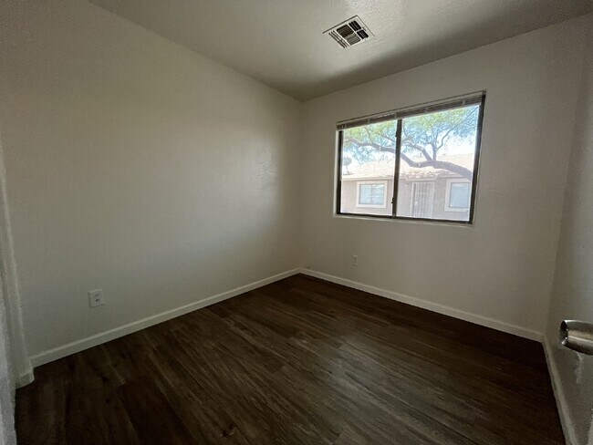 Building Photo - Four Bedroom Duplex; Water Included!